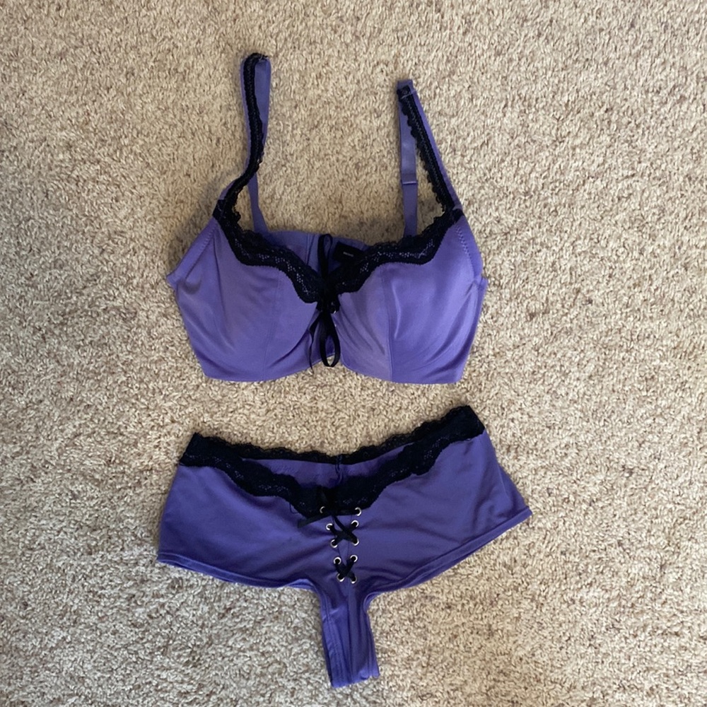 Frederick’s of Hollywood bra and matching shorts